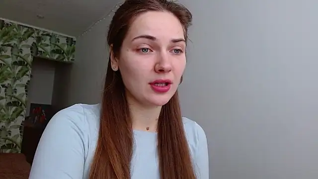 Snapshot of Olivia_shine chatting on February 24, 5:33 am Olivia shine online show from February 24, 5:33 am
