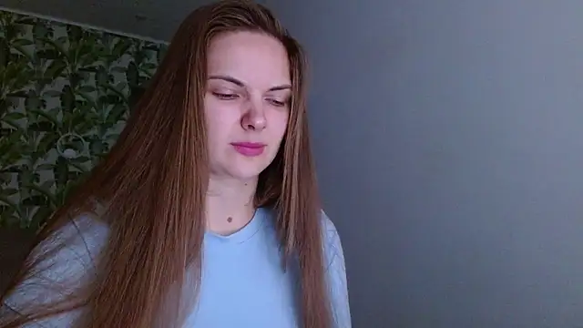 Snapshot of Olivia_shine chatting on October 11, 4:24 am Olivia shine online show from October 11, 4:24 am