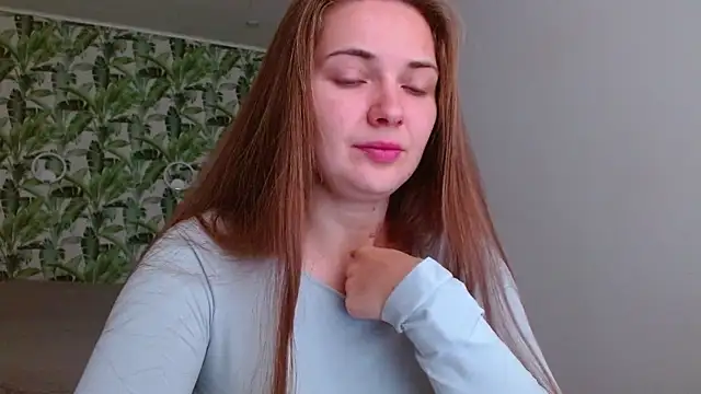 Snapshot of Olivia_shine chatting on October 14, 4:24 am Olivia shine online show from October 14, 4:24 am
