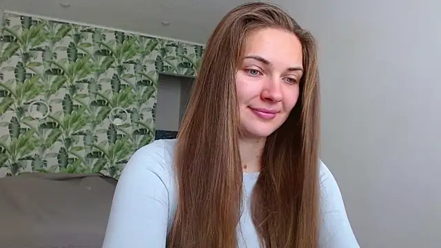 Snapshot of Olivia_shine chatting on October 6, 4:24 am Olivia shine online show from October 6, 4:24 am