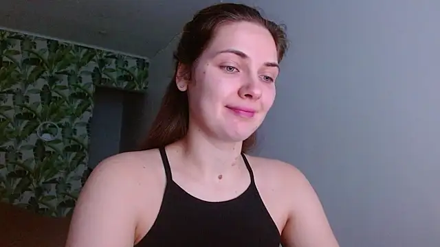 Snapshot of Olivia_shine chatting on January 27, 5:36 am Olivia shine online show from January 27, 5:36 am