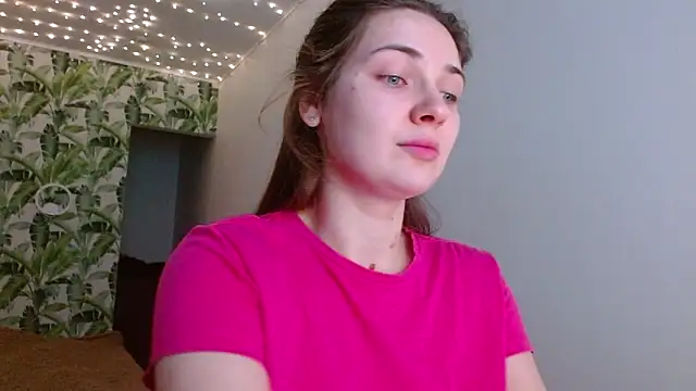 Snapshot of Olivia_shine chatting on January 26, 5:34 am Olivia shine online show from January 26, 5:34 am