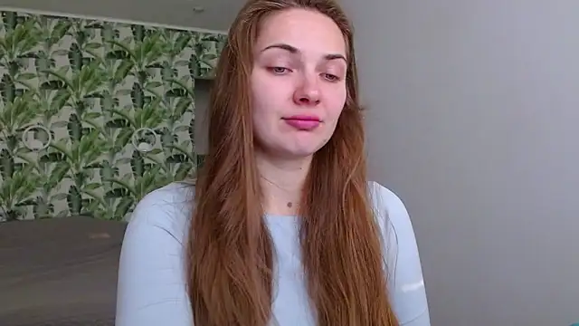 Snapshot of Olivia_shine chatting on October 7, 4:24 am Olivia shine online show from October 7, 4:24 am