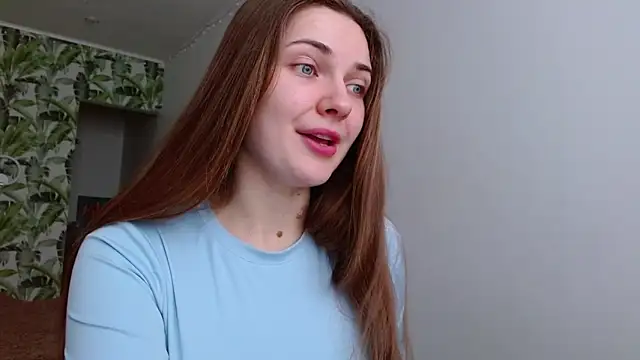 Snapshot of Olivia_shine chatting on February 20, 5:33 am Olivia shine online show from February 20, 5:33 am