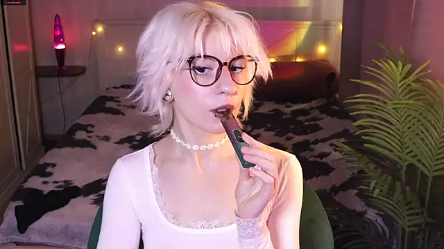  Moonlight t online show from February 5, 9:38 am