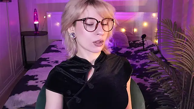  Moonlight t online show from April 8, 7:54 am