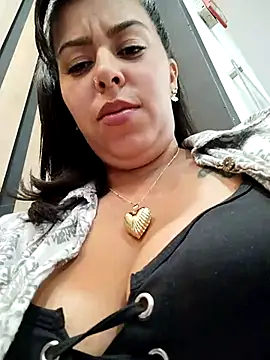 Snapshot of Emily_Wane chatting on January 3, 8:43 pm Emily Wane online show from January 3, 8:43 pm