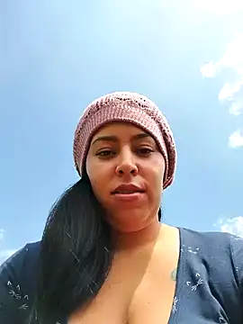 Snapshot of Emily_Wane chatting on January 14, 4:29 pm Emily Wane online show from January 14, 4:29 pm