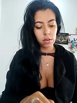 Snapshot of Emily_Wane chatting on February 6, 4:25 pm Emily Wane online show from February 6, 4:25 pm