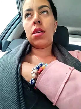 Snapshot of Emily_Wane chatting on November 17, 4:44 pm Emily Wane online show from November 17, 4:44 pm