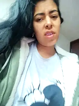 Snapshot of Emily_Wane chatting on November 6, 12:42 pm Emily Wane online show from November 6, 12:42 pm