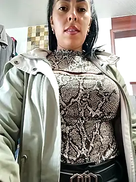 Snapshot of Emily_Wane chatting on November 2, 6:35 pm Emily Wane online show from November 2, 6:35 pm