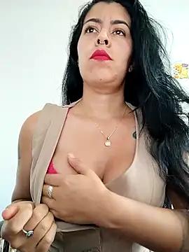 Snapshot of Emily_Wane chatting on February 3, 4:34 pm Emily Wane online show from February 3, 4:34 pm