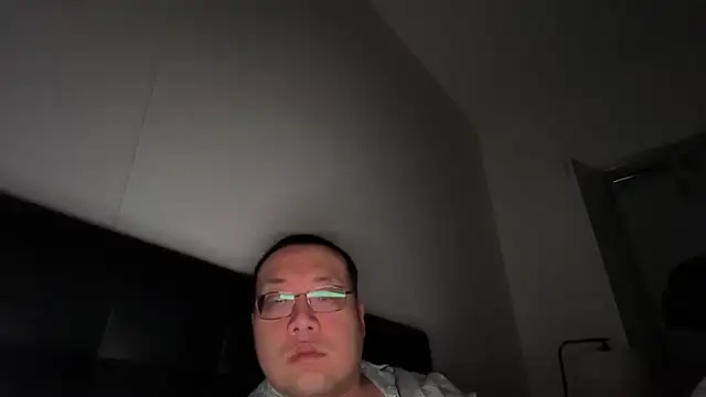 Snapshot of slaveasianboy chatting on November 25, 10:04 am slaveasianboy online show from November 25, 10:04 am