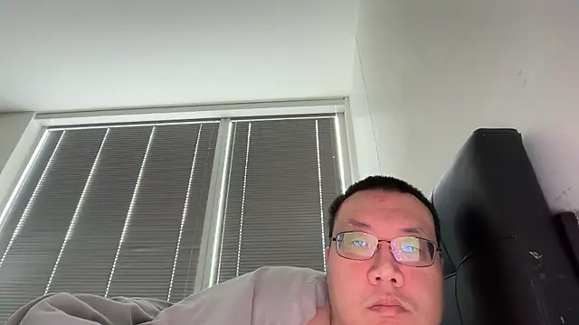 Snapshot of slaveasianboy chatting on May 7, 7:17 pm slaveasianboy online show from May 7, 7:17 pm