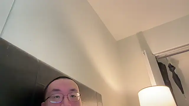 Snapshot of slaveasianboy chatting on December 18, 2:17 pm slaveasianboy online show from December 18, 2:17 pm