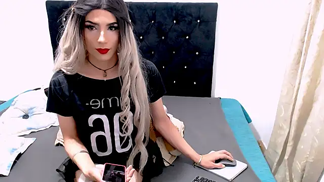 Snapshot of candent_duo777 chatting on February 14, 12:09 am candent duo777 online show from February 14, 12:09 am