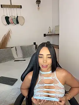 Snapshot of annyfosterr chatting on May 19, 10:39 pm annyfosterr online show from May 19, 10:39 pm