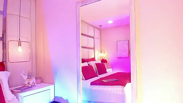 elizavenus online show from March 11, 1:05 pm