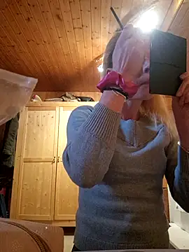 KellyBellyVX online show from November 20, 11:55 am