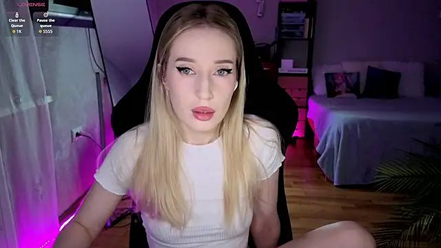 Little Soph online show from June 26, 1:22 am