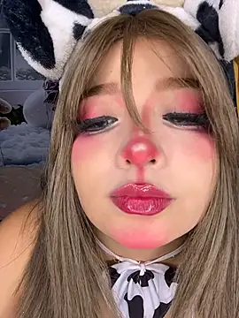 CharlotteMillers online show from December 20, 2:58 am