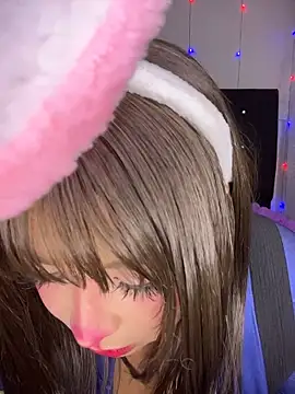 CharlotteMillers online show from March 25, 4:45 am