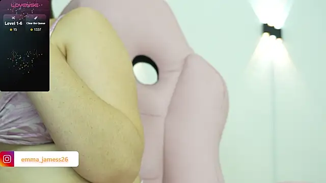 Emma jamess online show from March 19, 3:17 am