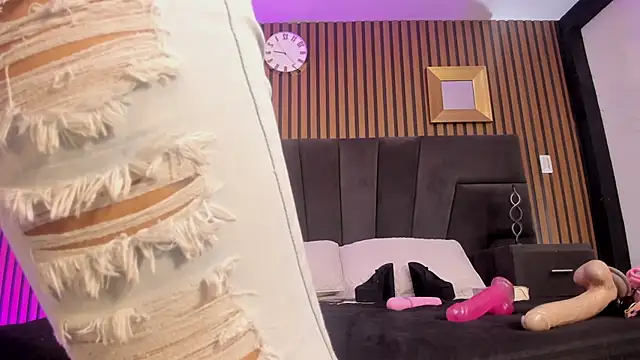 MeganFoxxi  online show from September 18, 8:45 pm