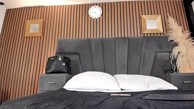 MeganFoxxi  online show from February 13, 8:53 pm