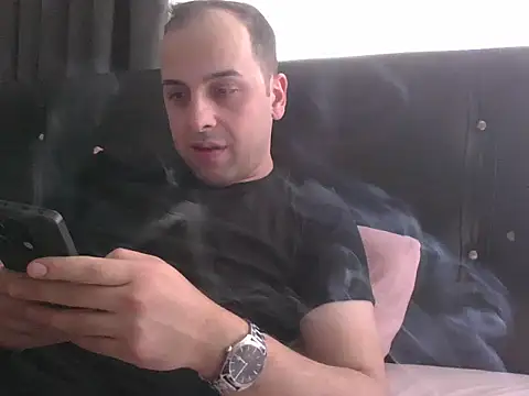 Snapshot of Yldrmm_9553 chatting on May 22, 12:03 pm Yldrmm 9553 online show from May 22, 12:03 pm