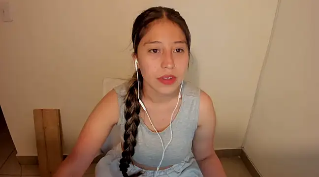 kiaraowen online show from March 14, 6:07 pm