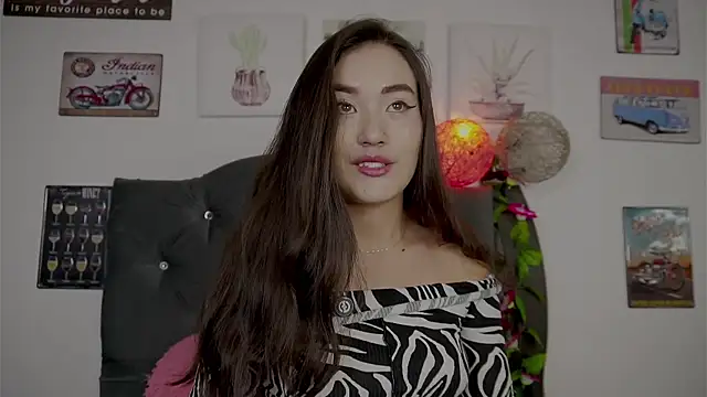 Snapshot of olivia22love chatting on February 24, 5:30 am olivia22love online show from February 24, 5:30 am