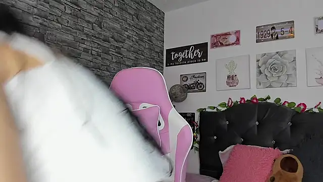 Snapshot of olivia22love chatting on February 11, 3:08 pm olivia22love online show from February 11, 3:08 pm
