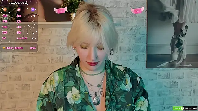 Snapshot of RachelCart chatting on February 17, 9:56 am RachelCart online show from February 17, 9:56 am