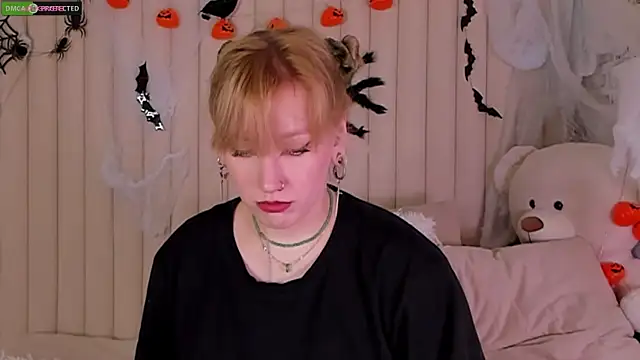 Snapshot of RachelCart chatting on October 17, 3:10 am RachelCart online show from October 17, 3:10 am