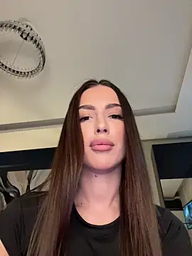 Snapshot of _Monic_ chatting on February 19, 2:58 pm Monic online show from February 19, 2:58 pm