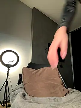  Monic  online show from November 5, 4:32 pm