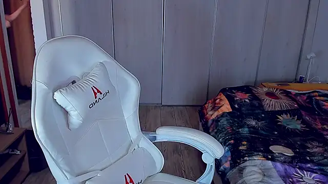 ice pixie online show from May 7, 1:36 pm