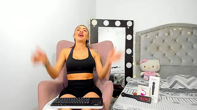 AnaRuiz online show from January 11, 9:55 pm