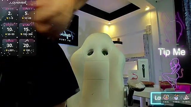 AnaRuiz online show from October 21, 12:26 pm