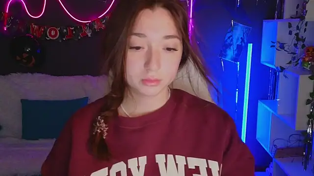 YasmineWest online show from October 28, 1:50 am