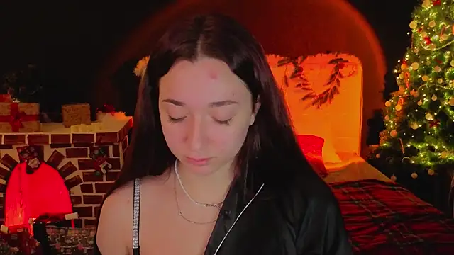 YasmineWest online show from December 15, 1:55 am