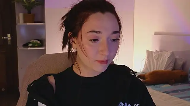 YasmineWest online show from June 14, 12:06 pm