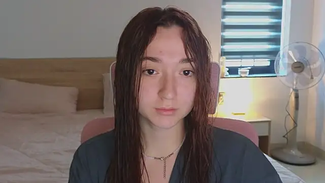 YasmineWest online show from April 5, 12:28 am