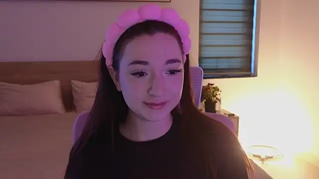 YasmineWest online show from May 29, 12:49 am