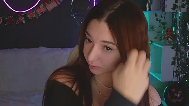 YasmineWest online show from October 25, 1:38 am