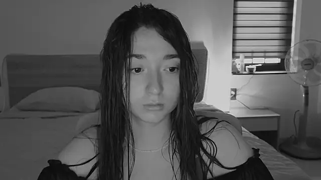 YasmineWest online show from April 3, 12:17 am