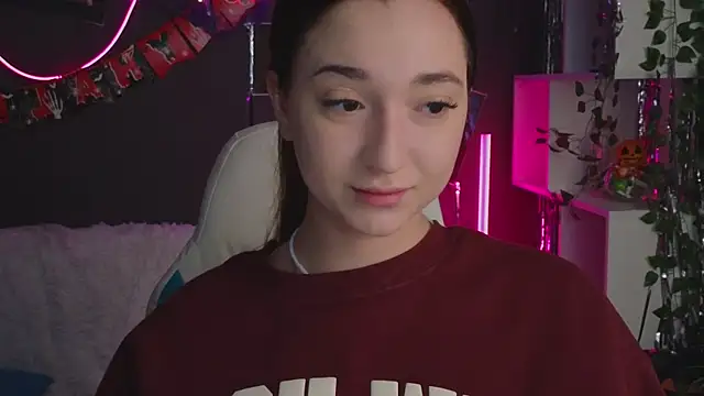 YasmineWest online show from October 30, 1:48 am