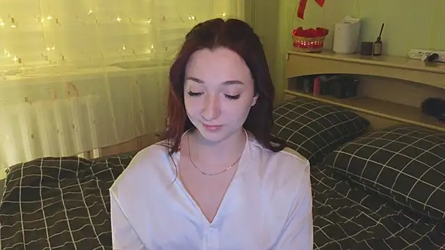 Snapshot of YasmineWest chatting on January 6, 12:02 pm YasmineWest online show from January 6, 12:02 pm
